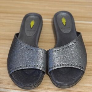 Volatile Silver Pewter Gunmetal Studded Perrego Slide Sandal Women size 8